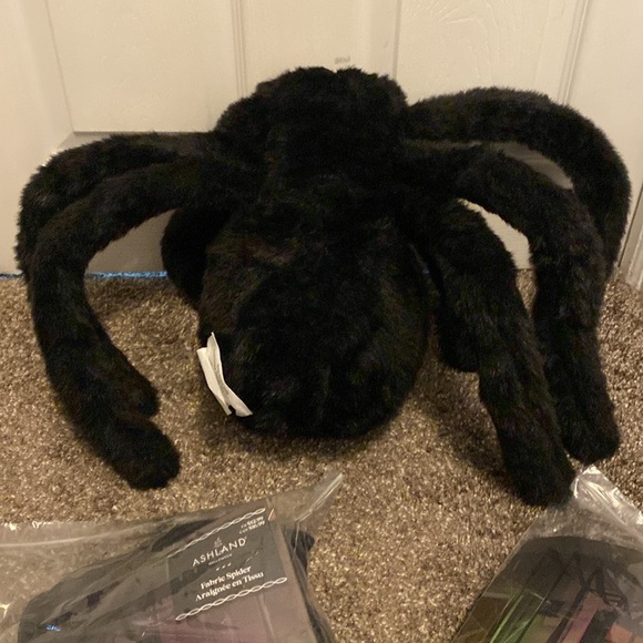Ashland Halloween Decor 1 Spider Pillow 2 Fabric Spiders & 1 Animated Spider NEW - Picture 2 of 6